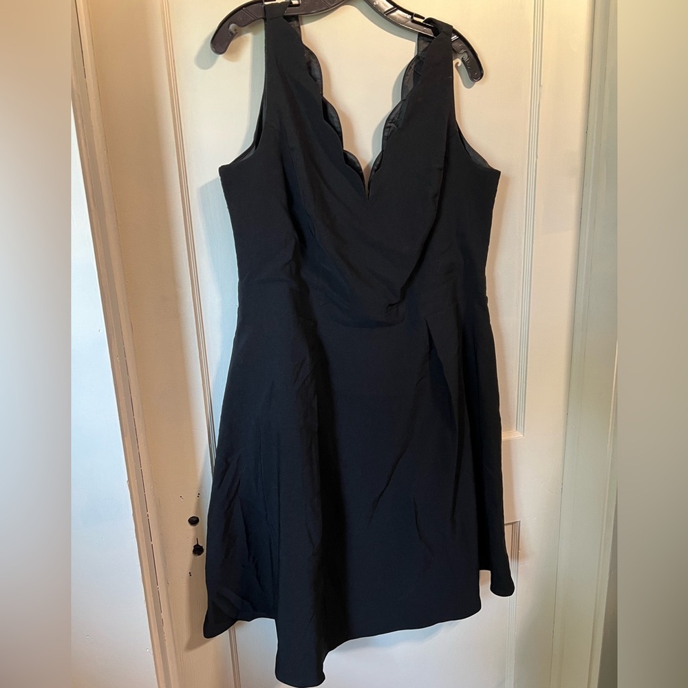 City Chic Sweetheart Scallop Neckline Black Dress Sz S 16